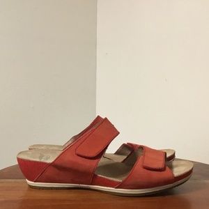 Dansko Red Leather Strap Sandal Size 7/7.5